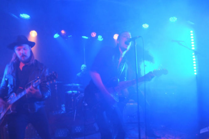 Headliner des Abends waren die schwedischen Durango Riot.