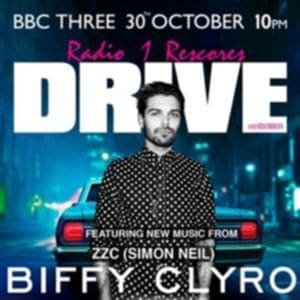 Simon Neil veröffentlicht Solo-Stück ›To The Bone‹