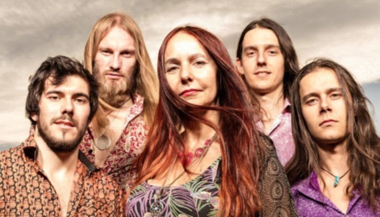 WolveSpirit: Videopremiere zu ›Knocking On Your Door‹