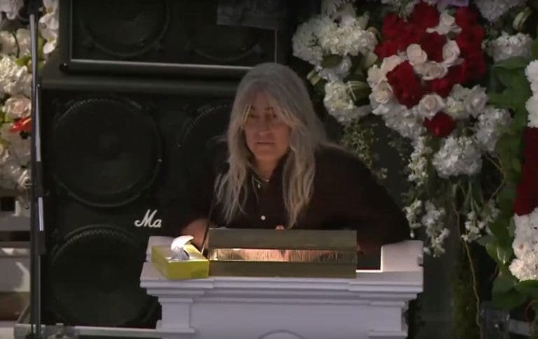 Motörhead: Emotionale Gedenkfeier für Lemmy Kilmister im Video