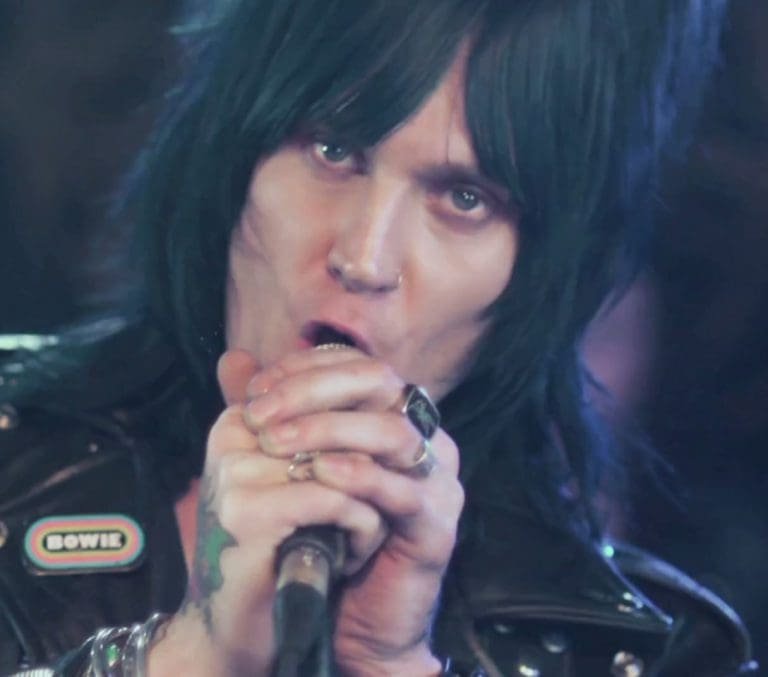 Biters: Videopremiere von ›1975‹