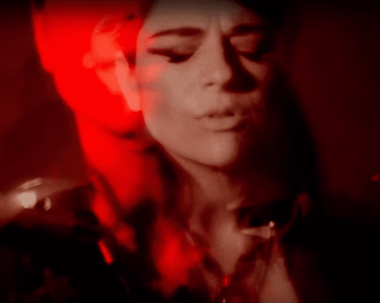 Gemma Ray: Neues Video zur Single ›We Do War‹ veröffentlicht