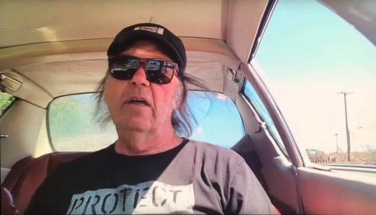 Neil Young: Protestsong ›Indian Givers‹ samt Video veröffentlicht