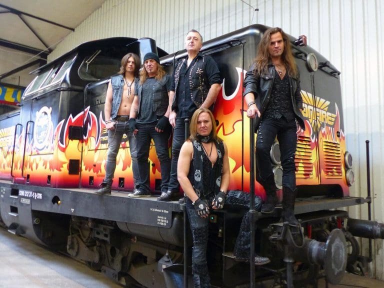 Bonfire: Cover-Version von Jethro Tulls ›Locomotive Breath‹ veröffentlicht