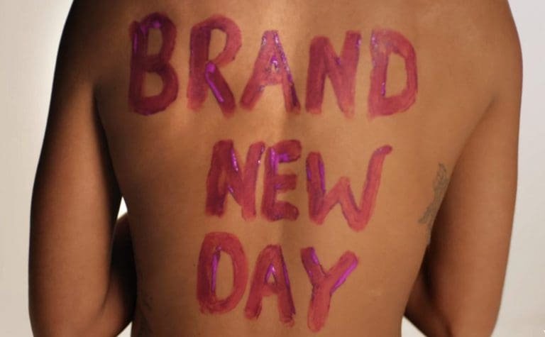 Videopremiere: The Mavericks kämpfen mit ›Brand New Day‹ gegen Hass und Rassismus