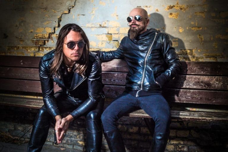 Video-Premiere: Die Electric Guitars mit ›False Flag Operation‹