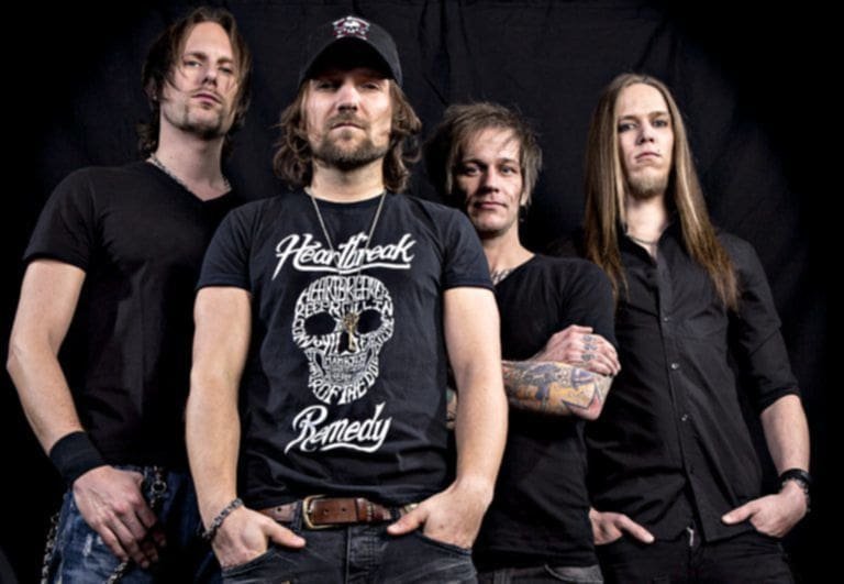 The New Roses: Das Video zu ›Life Ain’t Easy (For A Boy With Long Hair)‹ sehen