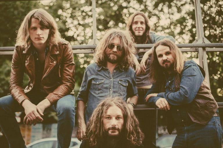 Song-Premiere: Heat mit ›Where Love Grows‹