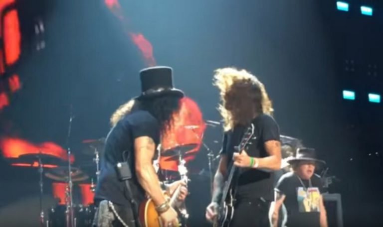 Guns N‘ Roses: ›Paradise City‹ zusammen mit Dave Grohl