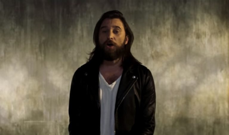 Nic Cester: Neues Video zu ›Hard Times‹