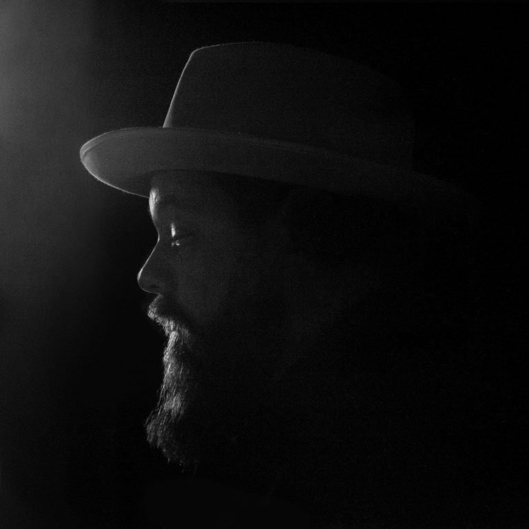 Nathaniel Rateliff & The Night Sweats – TEARING AT THE SEAMS
