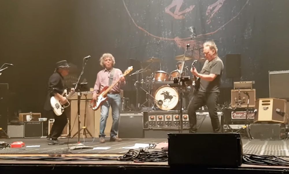 Neil Young live mit crazy horse nils lofgren 2018