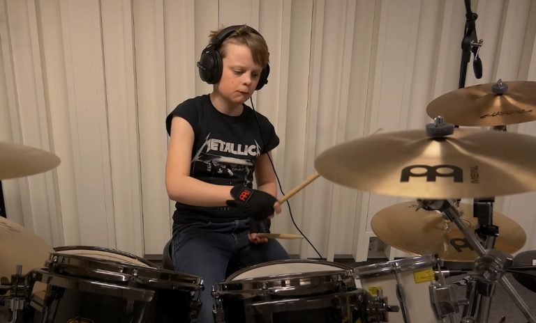 Metallica: 10-Jähriger trommelt sich durch komplette Diskografie