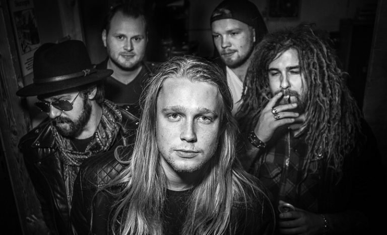 Video-Premiere: Junkyard Drive mit ›Sucker For Your Love‹