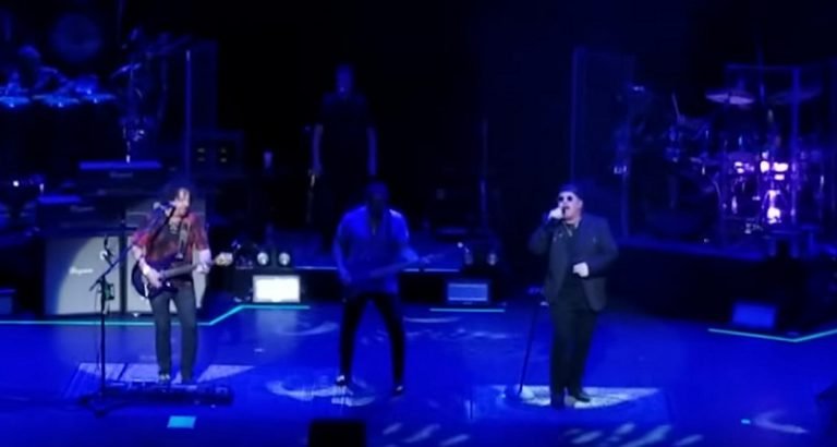 Toto: Live-Cover von Weezers ›Hash Pipe‹