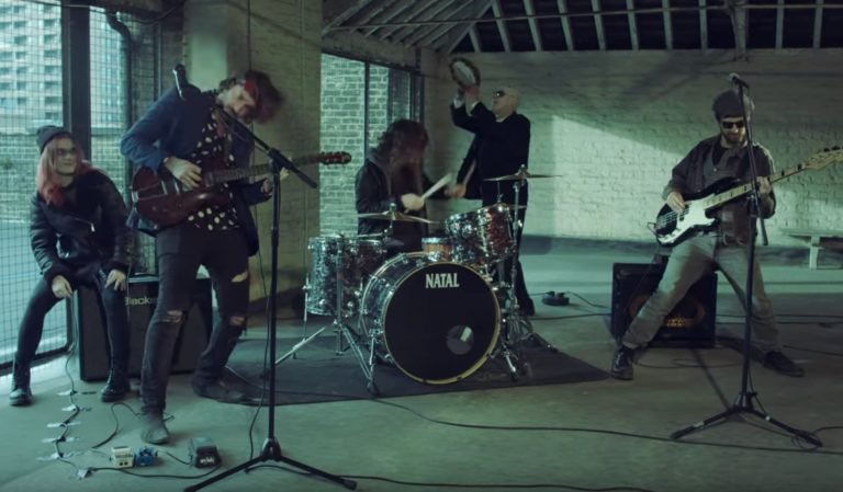 Videopremiere: Krissy Matthews mit ›Level With The Devil‹
