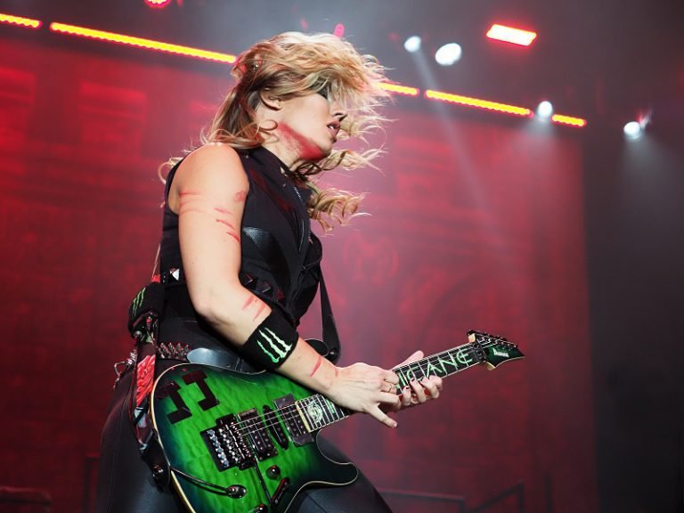 Alice Cooper: Nita Strauss verlässt die Band