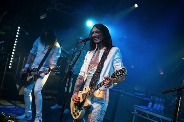 The Darkness im Interview: Exodus aus dem Albumland?