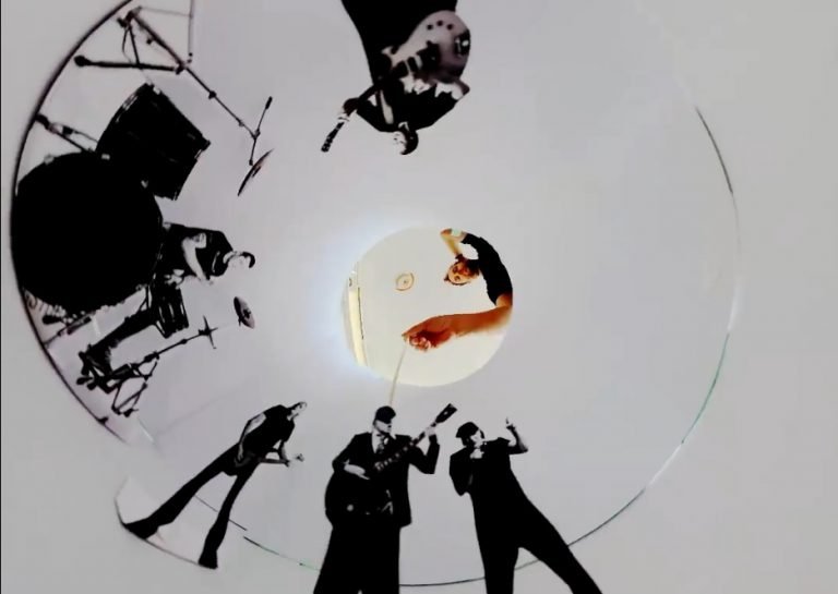AC/DC: Zeigen das Making-of zu ›Realize‹