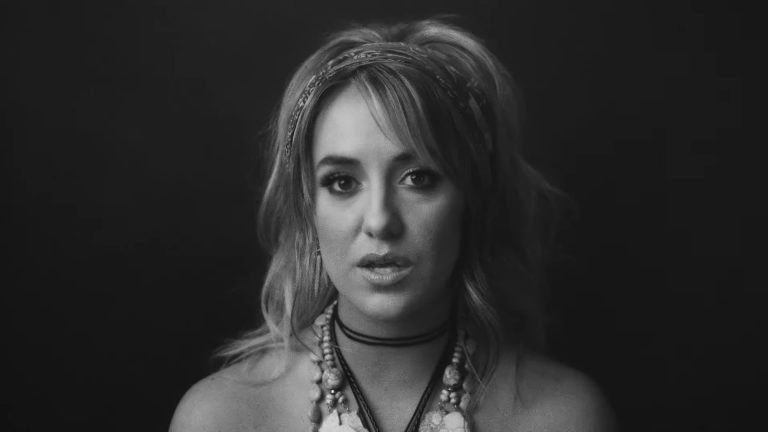 Lainey Wilson: Mit dem Wohnwagen nach Nashville