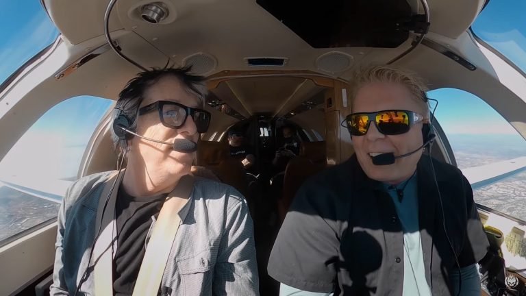 The Offspring: Cockpit Karaoke