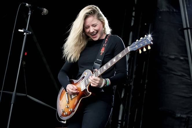 Joanne Shaw Taylor: Elf Cover auf THE BLUES ALBUM
