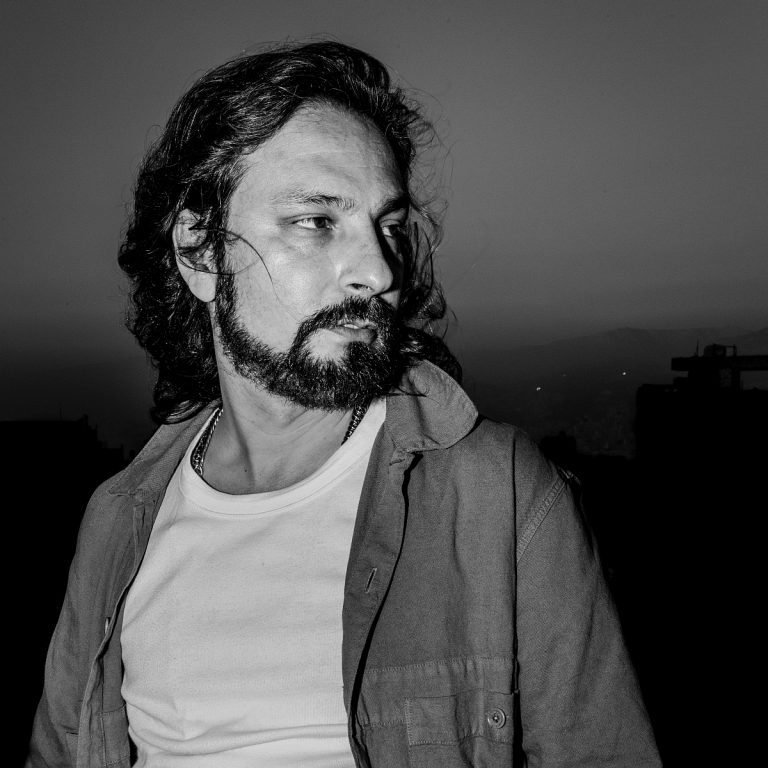 Laszlo Jones: Neues Video zu ›Out Of My Head‹