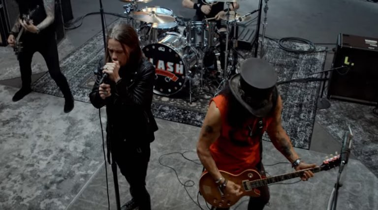 Slash feat. Myles Kennedy and The Conspirators: Neue Single ›The River Is Rising‹