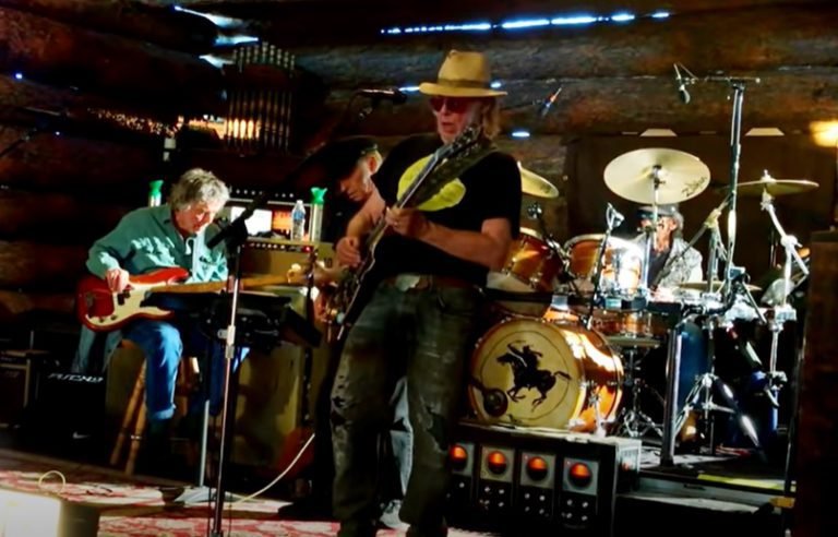 Neil Young & Crazy Horse: Neue Single ›Welcome Back‹