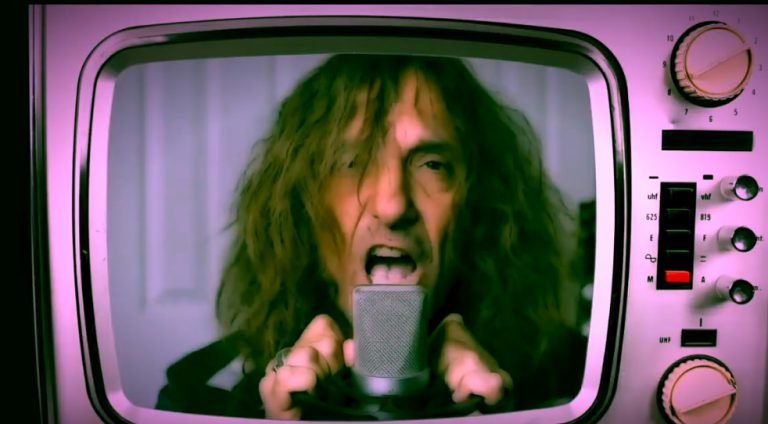 Videopremiere: Lips Turn Blue mit ›Just Push!‹