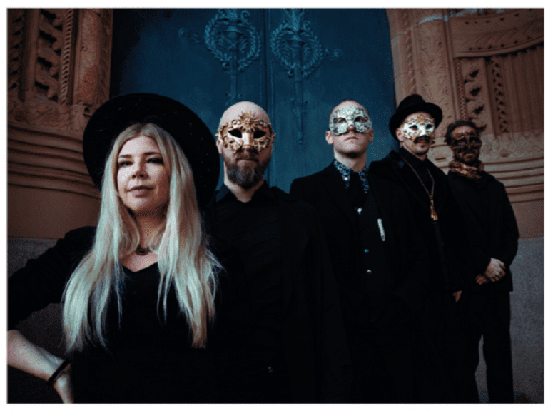 Spiral Skies: Verliebt in die Melodie