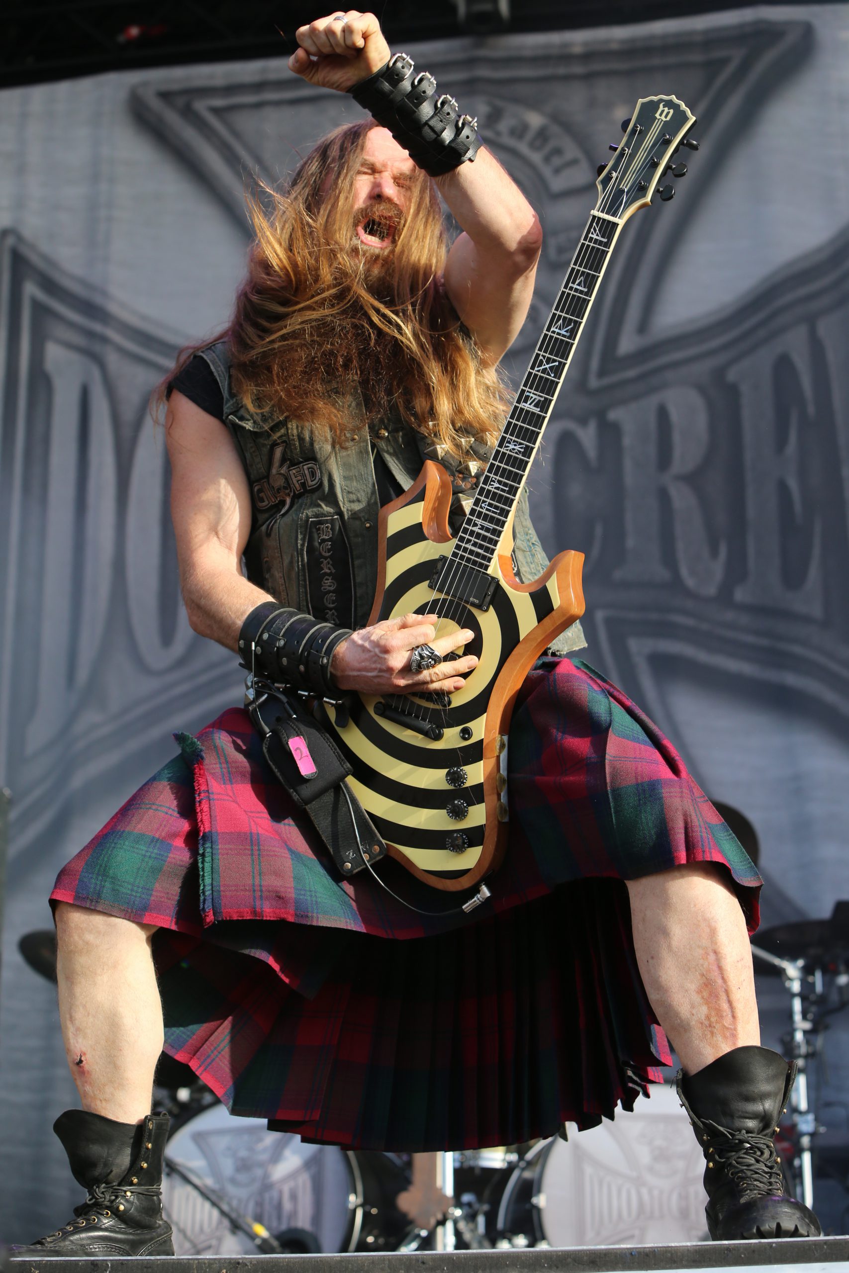 Die US-amerikanische Heavy-Metal-Band Black Label Society bei ihrem Auftritt beim Rock the Ring-Festival 2022.