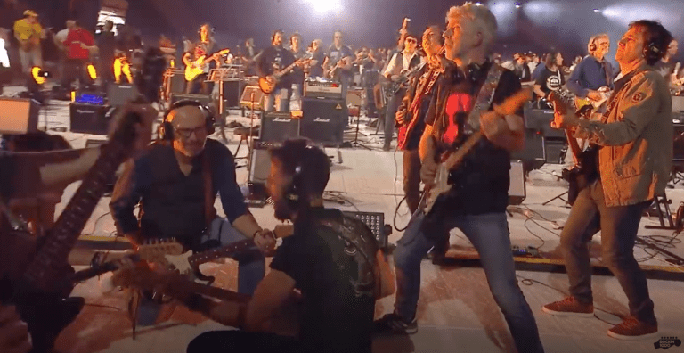 Live-Event: Rockin‘ 1000 spielen ›Paradise City‹