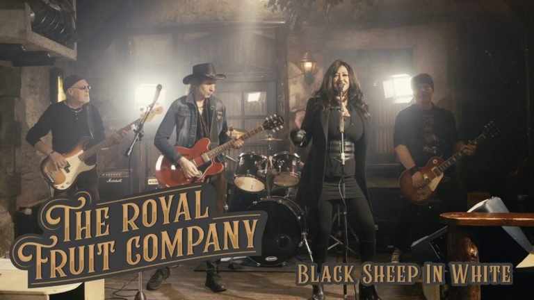 The Royal Fruit Company: Neue Single ›Black Sheep In White‹