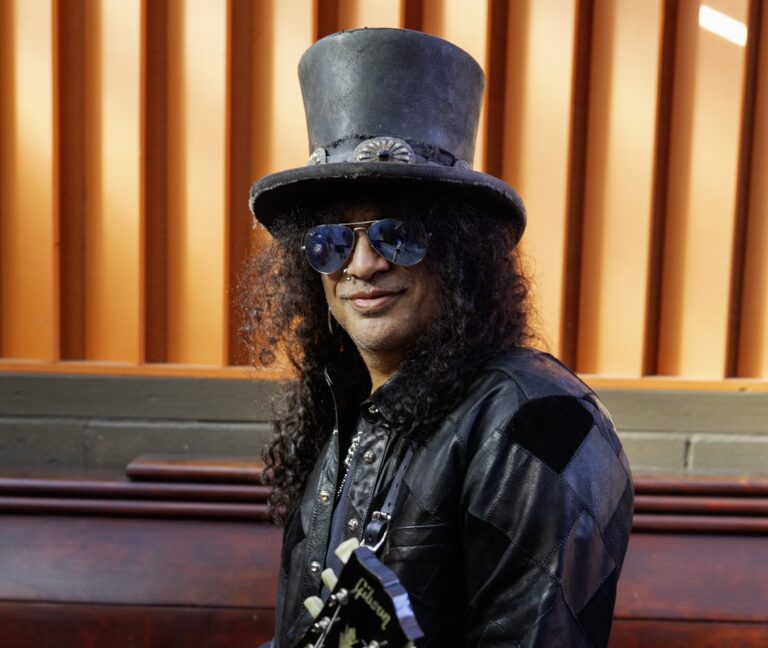 Slash: Neue Single ›Papa Was A Rolling Stone‹ feat. Demi Lovato