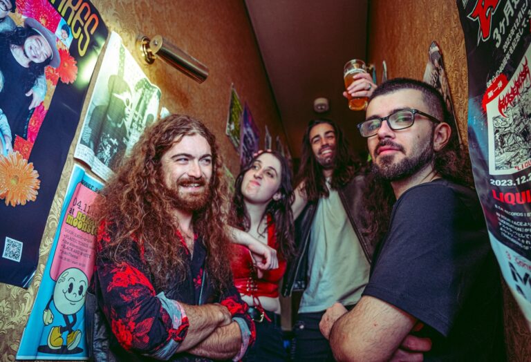 Avalanche: Neue Single ›Armed To The Teeth‹